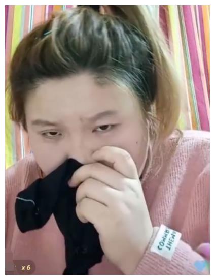 网红郭老师创郭语赚百万因低俗被封杀又在直播间干这事