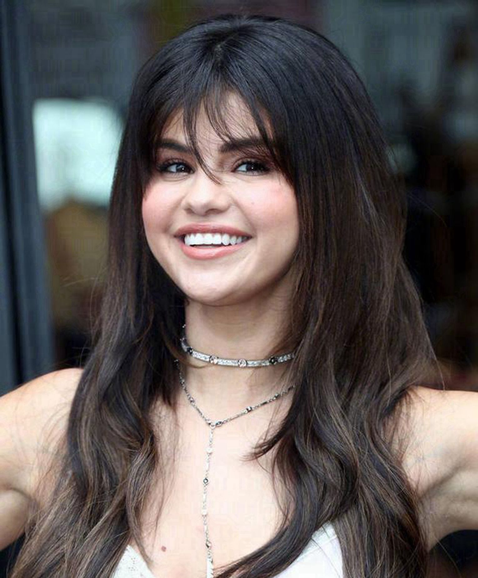 赛琳娜不仅瘦了,换了新发型,穿搭美美哒!