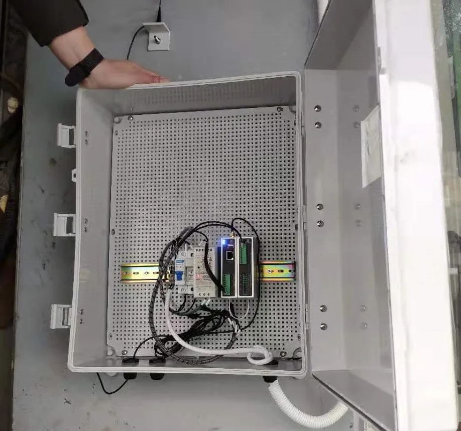 五金工厂无线数字可视化方案，打破上自动化设备后的信息孤岛休闲区蓝鸢梦想 - Www.slyday.coM