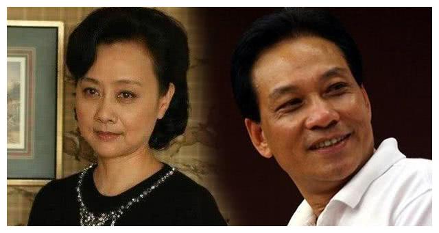 金鑫与妻子黄梅莹,两人是姐弟恋,结婚多年像初恋一般,恩爱依旧