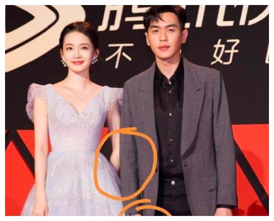 李沁"挽手"张若昀,意识到犯错后放开,究竟是有心还是无意?