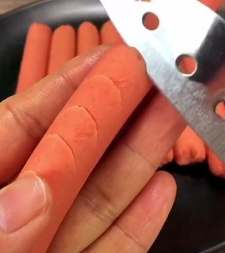 自制香煎火腿,锅里一煎,酱料一刷,上桌连盘子都舔光|火腿|火腿肠|盘子