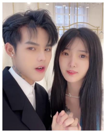 套路璐被殷世航高调求婚后紧接着修改简介电视剧都不这么演