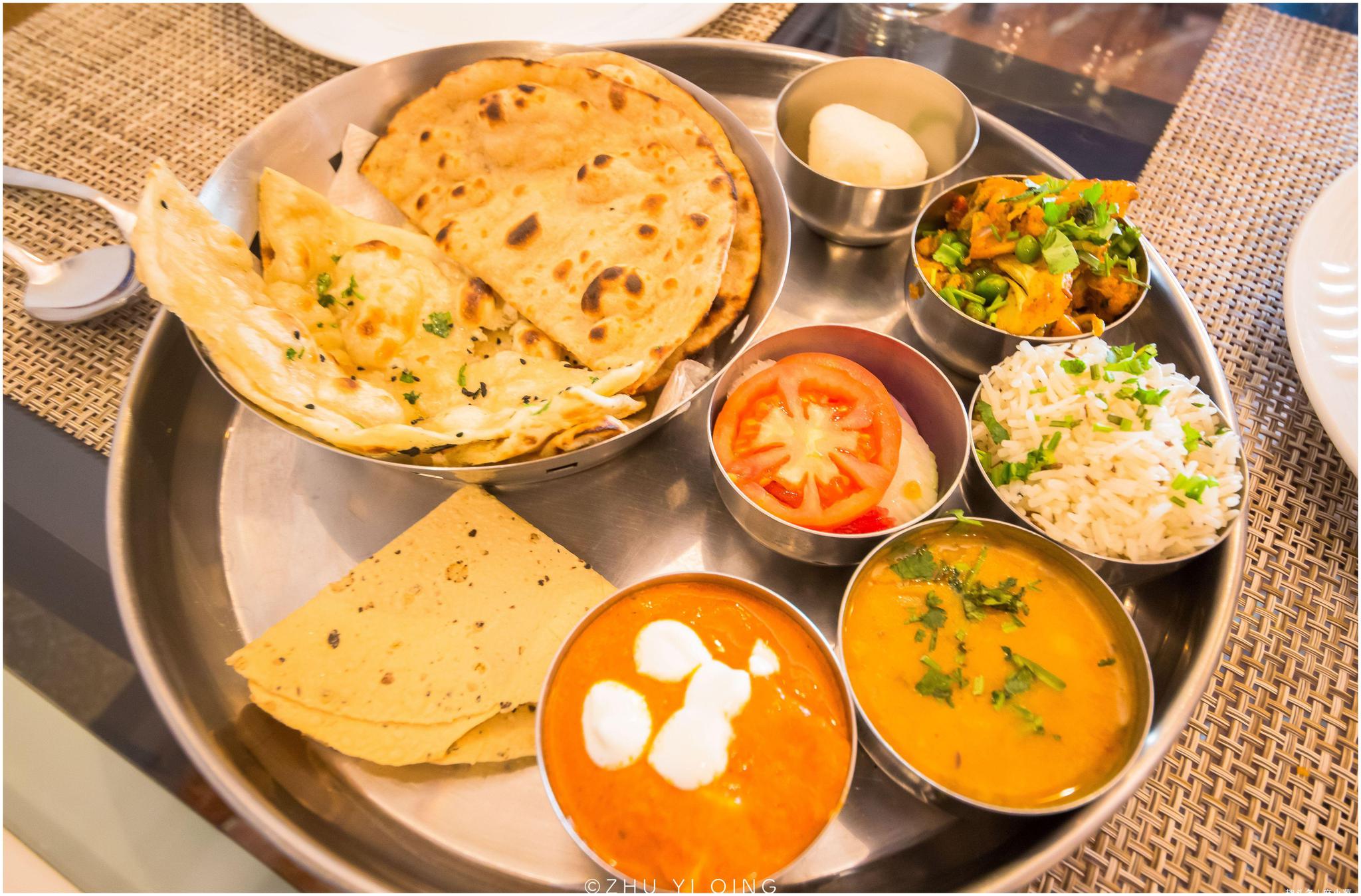 印度美食难倒中国游客,食物都是糊状,看着没食欲味道还不错