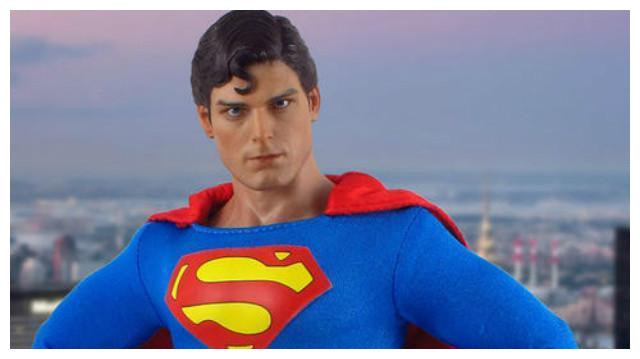 美国精神超人克里斯托夫葬礼高位截瘫坐轮椅9年总统悼念