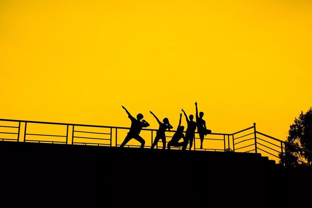 "z世代"创业记,又潮又拼的青春之歌