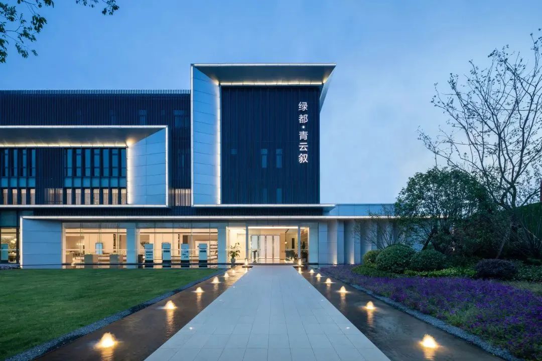 绿都地产集团荣膺 21上半年河南省房地产10强企业 精益 绿都 地产 新浪新闻