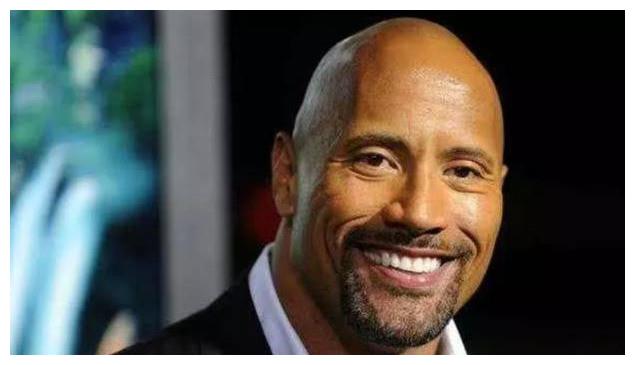 浑身肌肉打造硬汉形象,却因光头深入人心,巨石强森越秃越强?