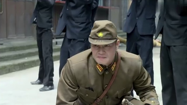 黑狐:鬼子大佐气焰嚣张,乘胜追击老特工,怎料被特工一枪干掉