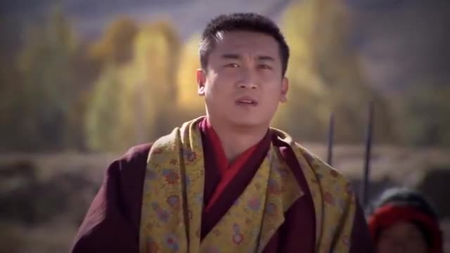 西藏秘密:吉塘活佛时隔多年再次见到"布达拉宫",大行叩拜礼!