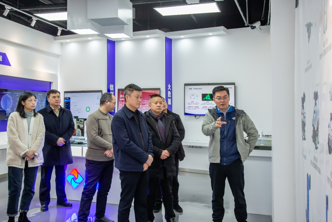德兴市委副书记吴拥军莅临随锐科技总部考察招商共同交流共谋发展