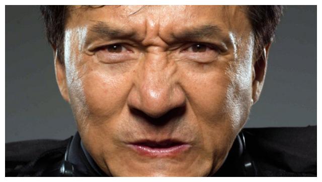 成龙大哥唯一不敢演,让"替身"上阵的戏,事后竟送一辆法拉利