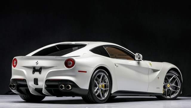 法拉利f12 berlinetta超跑,外观和性能仍不落伍