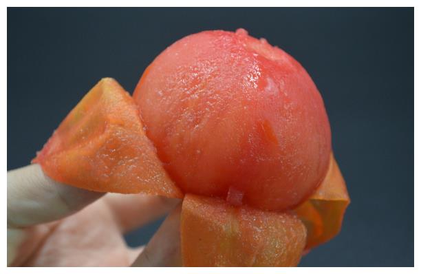 西红柿去皮还在拿开水烫?教你一招,十秒去皮儿,太好用了!