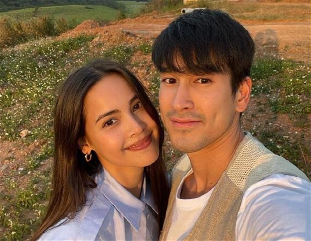 泰星nadech晒和女友亲密合影直言忍不住想去抱yaya