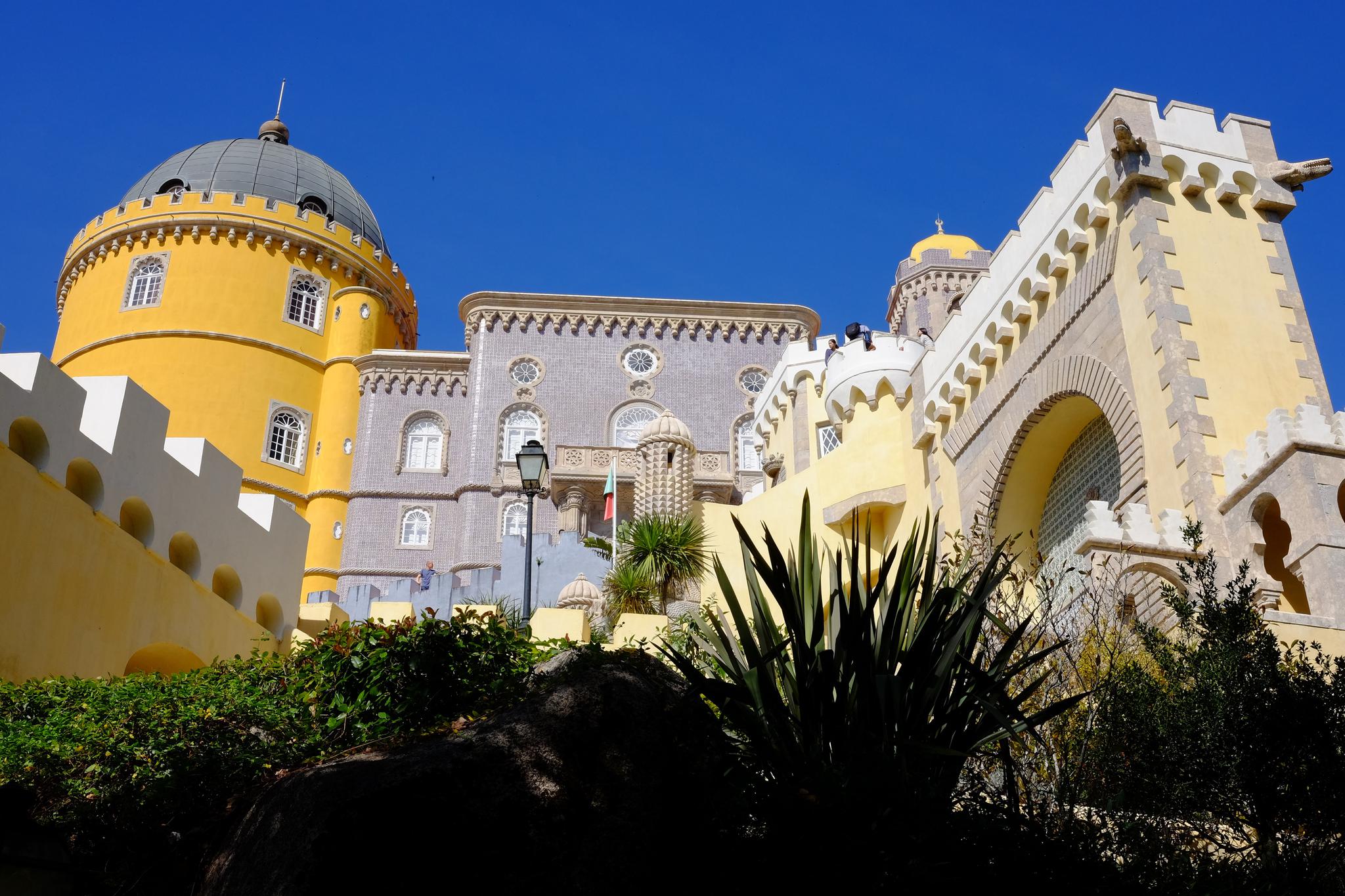 葡萄牙辛特拉佩纳宫,童话般美丽的彩色城堡