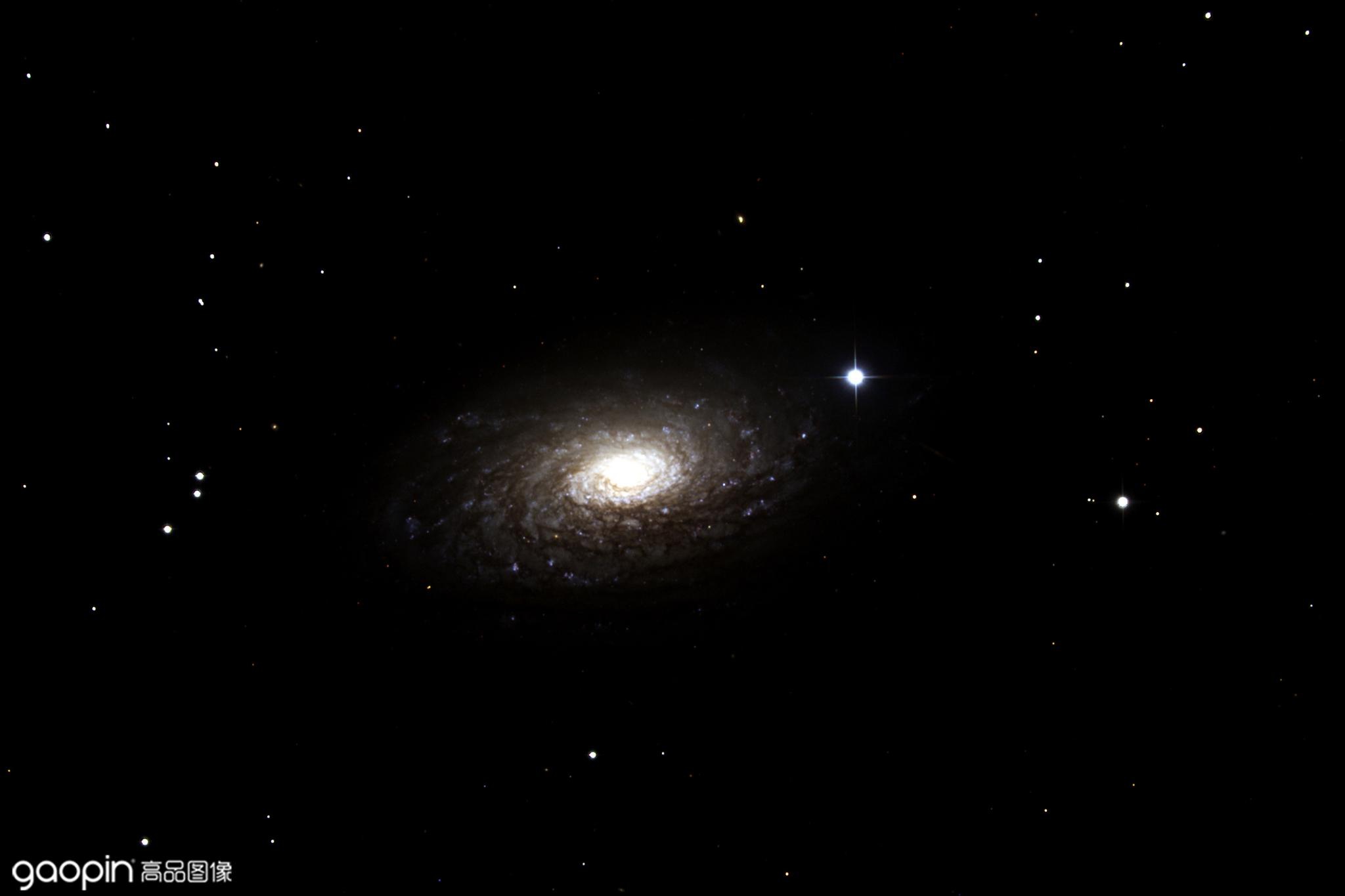 摄影:宇宙中的最美螺旋星系M51星系