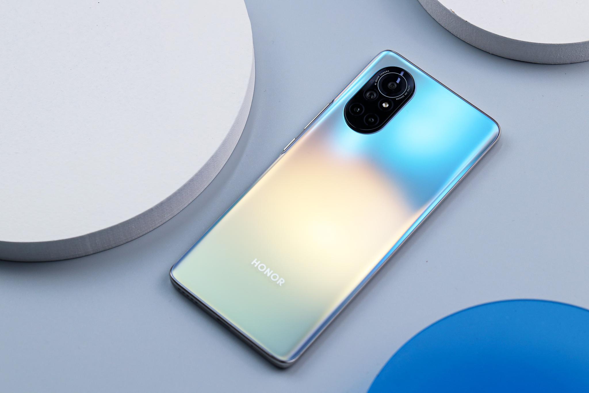 轻薄设计与曲面屏完美结合 荣耀v40轻奢版手机图赏__财经头条