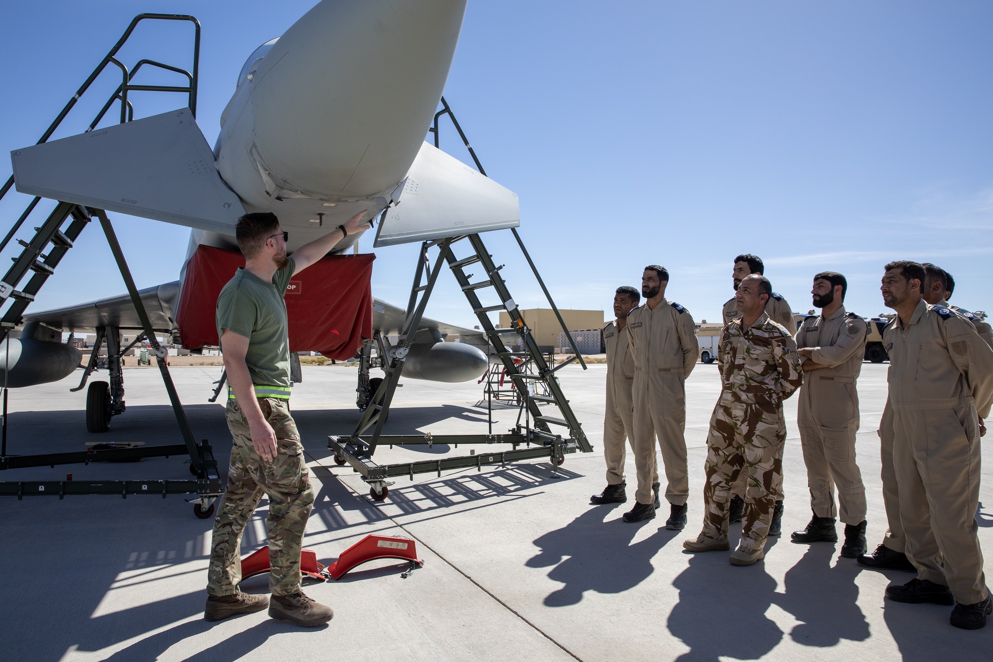 组图:英国皇家空军与阿曼,美国空军进行"魔毯"演习|魔毯|阿曼|美国