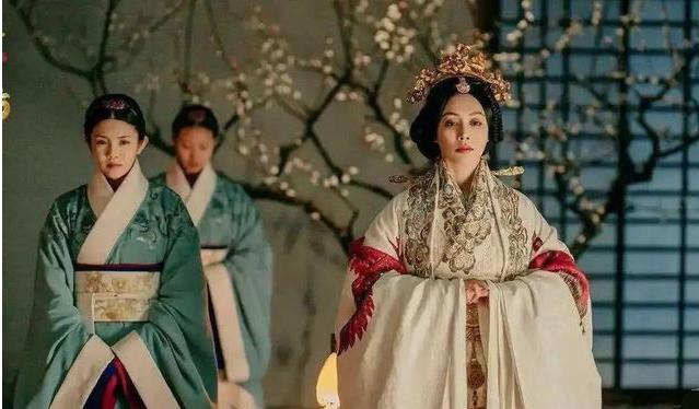 皇后的作用有哪些?