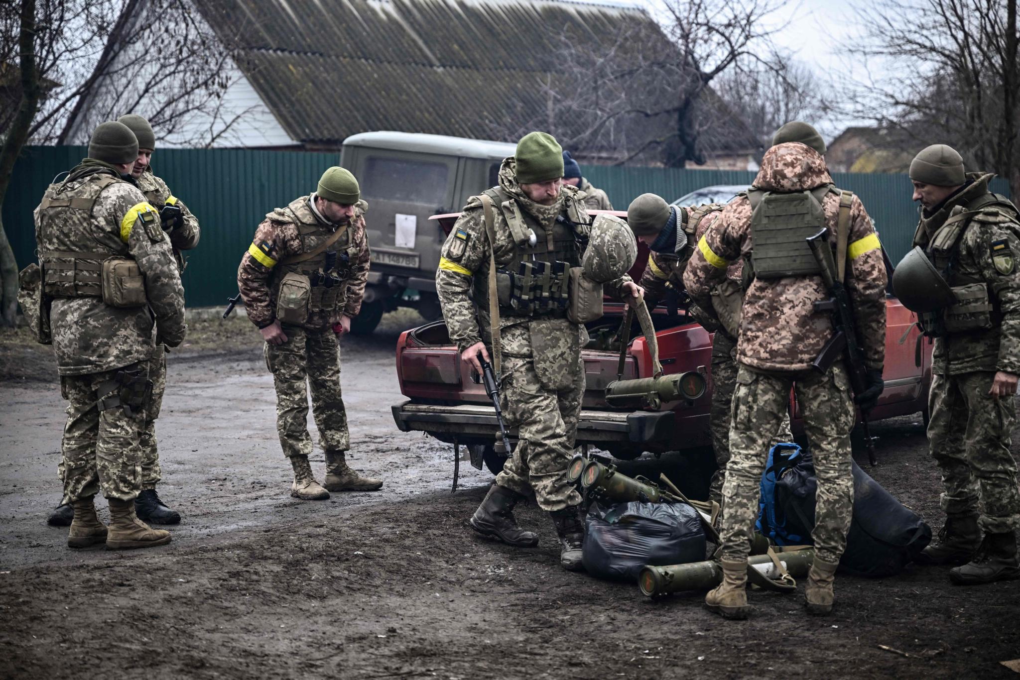 Pro-Russia insurgents kill 11 Ukrainian troops at checkpoint