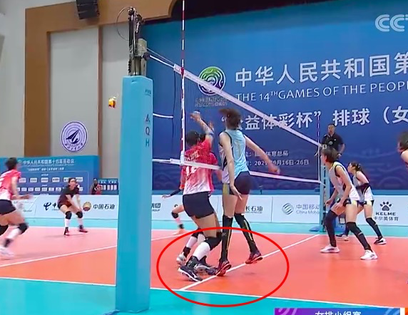 李盈莹垫脚马布里上脚妹妹不是有意的但容易成排球联赛字母哥