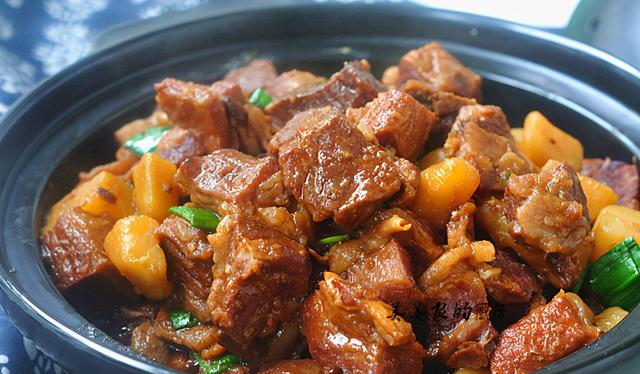 偷学酒店大厨的红烧牛腩,果然牛!3天做了2次,孩子还嫌不够!__财经头条