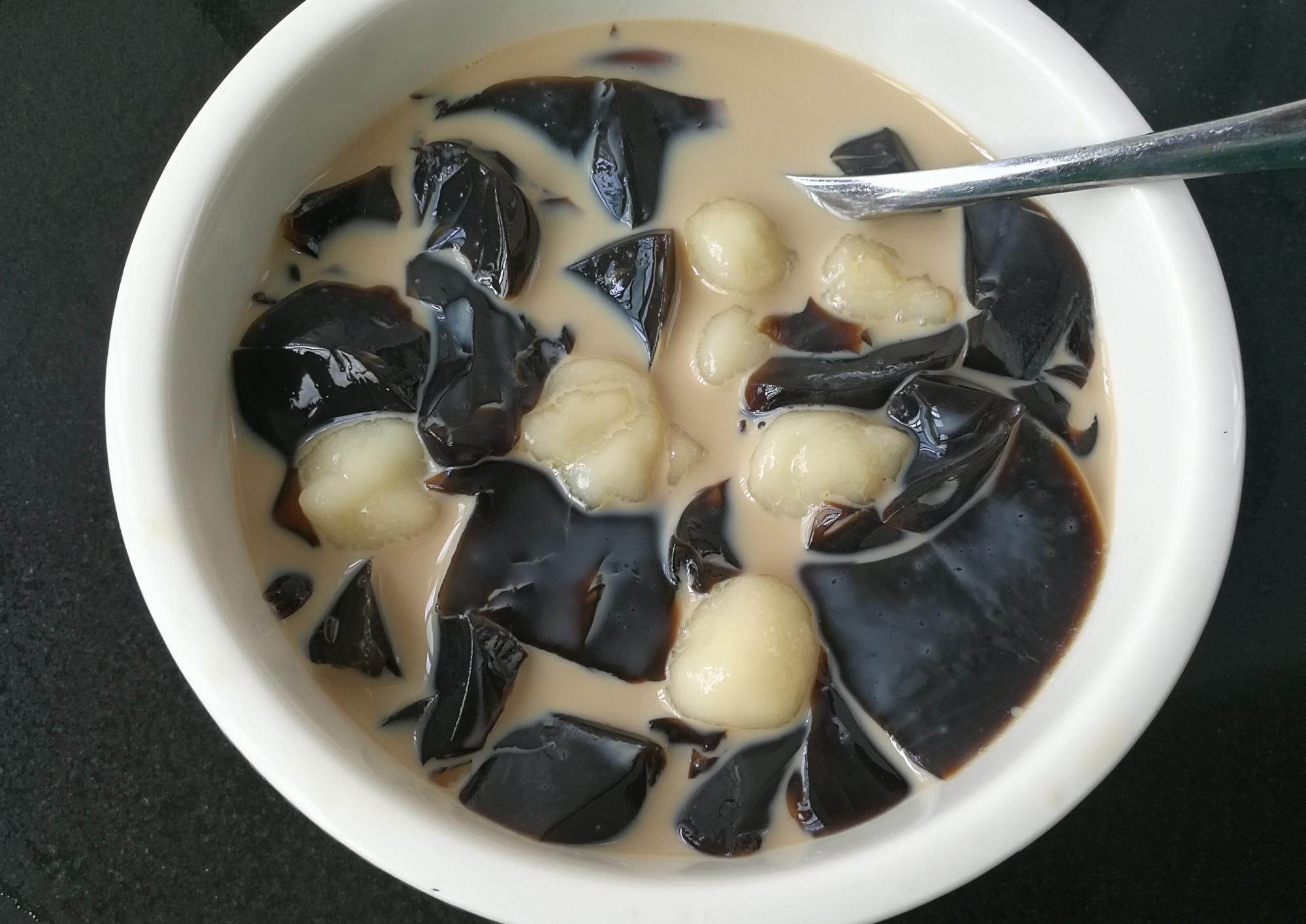 奶茶疙瘩龟苓膏的美味做法,超简单!