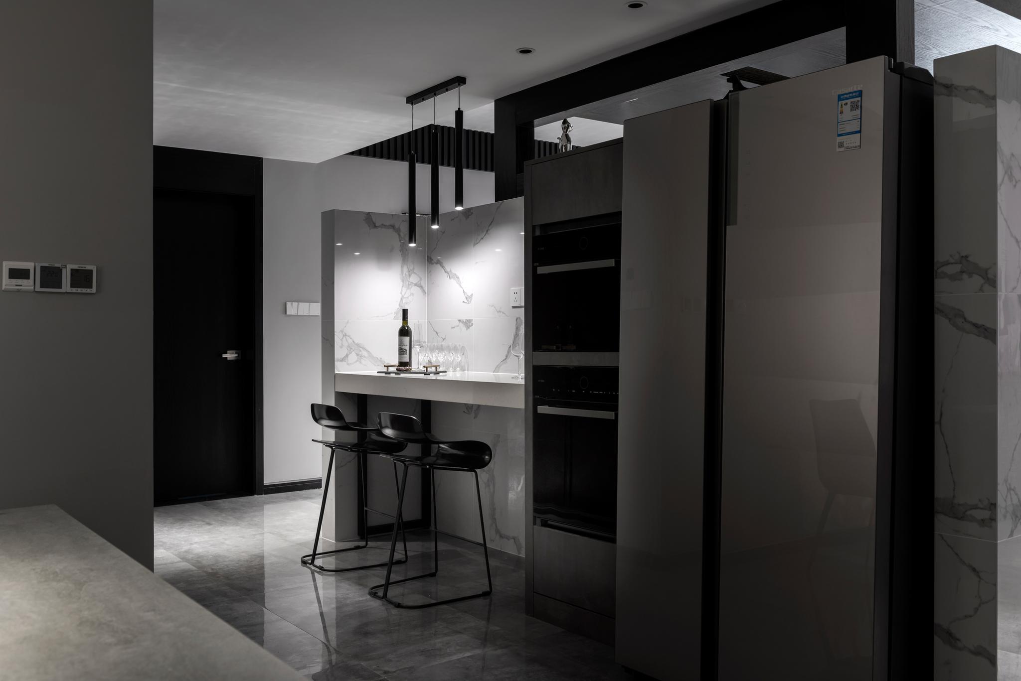 张杰作品130㎡简约黑白灰现代感的美学空间实用又高级