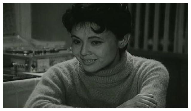 凭《生活的颤音》让观众记住一辈子,为嫁老外息影,今如何?