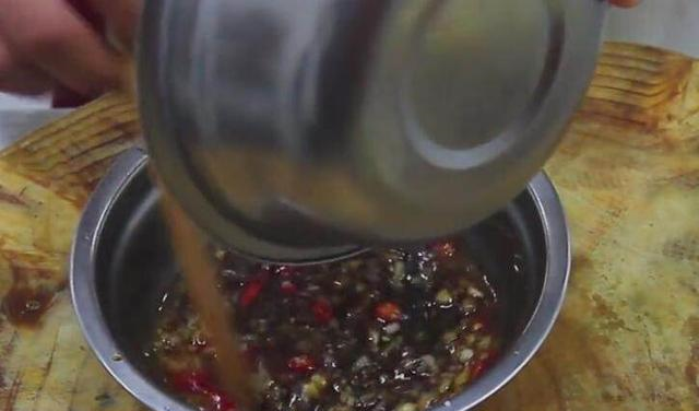 这才是凉拌菜的吃法，黄瓜翡翠卷和凉拌苦菊，上桌都不够吃的！休闲区蓝鸢梦想 - Www.slyday.coM