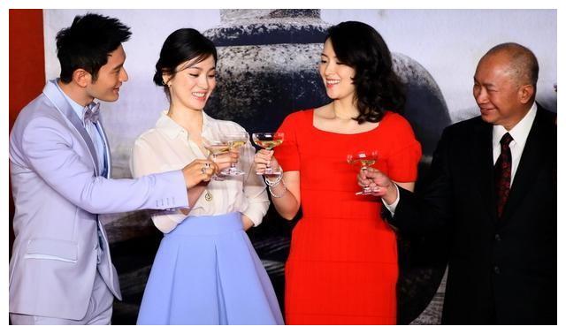 章子怡宋慧乔同框合影,两人仅仅相差两岁,网友却直呼像两代人