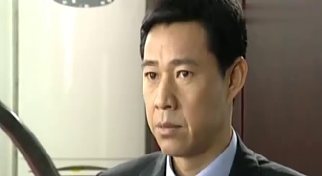 龙年档案:罗成要求罢免万汉山,而龙福海却犹豫了,表示不一样意