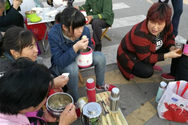 师德呢?廉耻呢?九江一班主任被曝委托班长,向学生索要升学宴红包休闲区蓝鸢梦想 - Www.slyday.coM