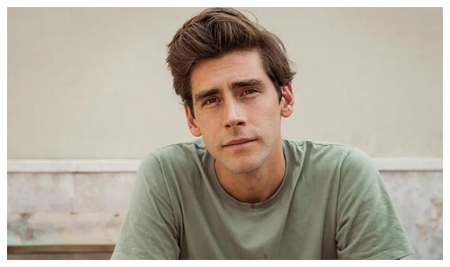 西班牙歌手alvaro soler 时隔六年剃胡子了__财经头条