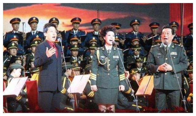 梦鸽前男友身份曝光 是一位歌手 也是李双江徒弟 财经头条