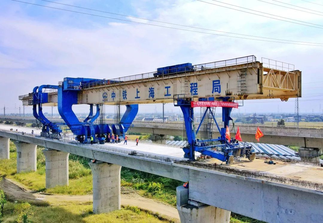 重庆路威获得铁路工程设计明洞衬砌结构及施工办法专利