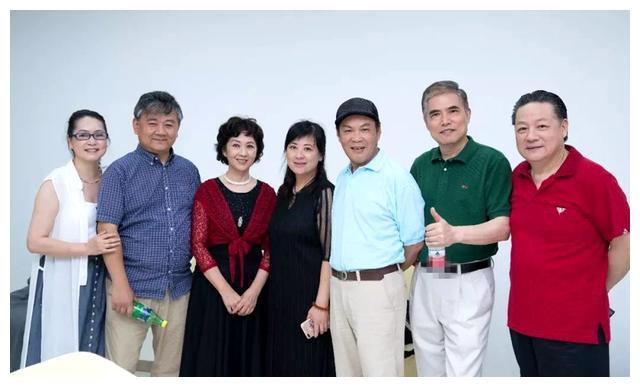 正文            2019年7月15日,上影演员剧团创作的大型话剧《日出