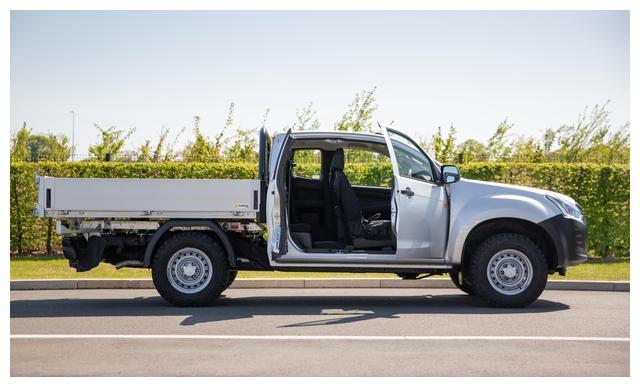 五十铃dmax平底货箱皮卡来了可自动卸货非常适合工地用车