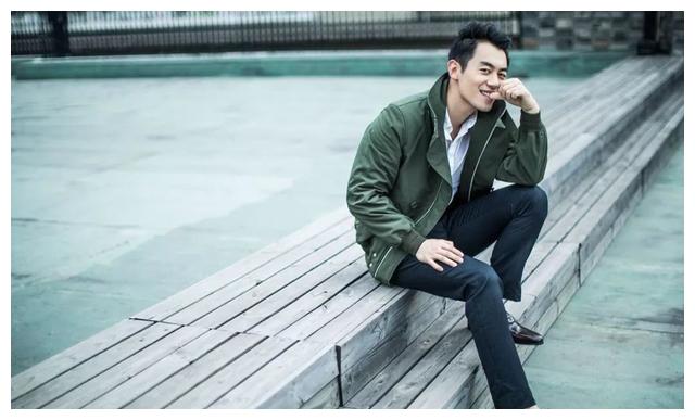 和朱亚文同居了9年的女人,连徐帆都对她赞叹不已,现在混成这样