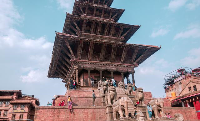 被誉为尼泊尔的文化之都,曾经拥有众多遗迹,却在地震中渐渐消失休闲区蓝鸢梦想 - Www.slyday.coM 被誉为尼泊尔的文化之都,曾经拥有众多遗迹,却在地震中渐渐消失休闲区蓝鸢梦想 - Www.slyday.coM