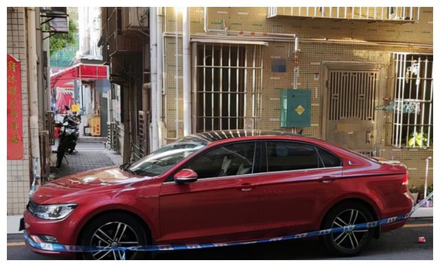 “3岁女童被锁车内身亡”后续，多个细节被曝光，父母打牌去了休闲区蓝鸢梦想 - Www.slyday.coM