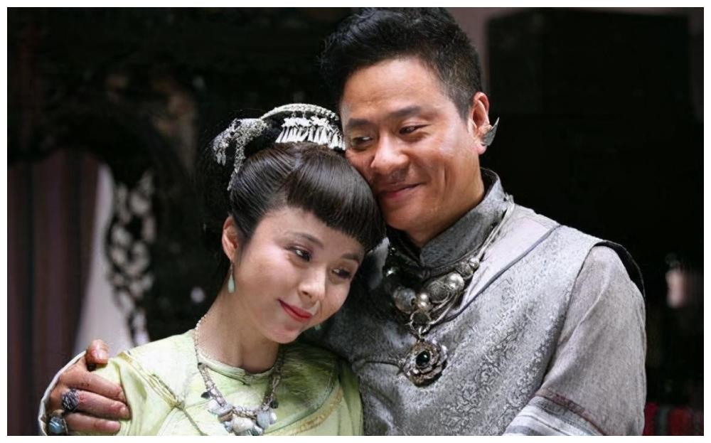 连奕名遇上杨若兮后立马决定与妻子离婚今前妻却活得洒脱自信