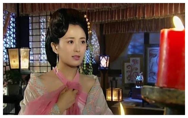 《至尊红颜》中童年阴影经典反派徐盈盈的造型,最美扮相是哪一个