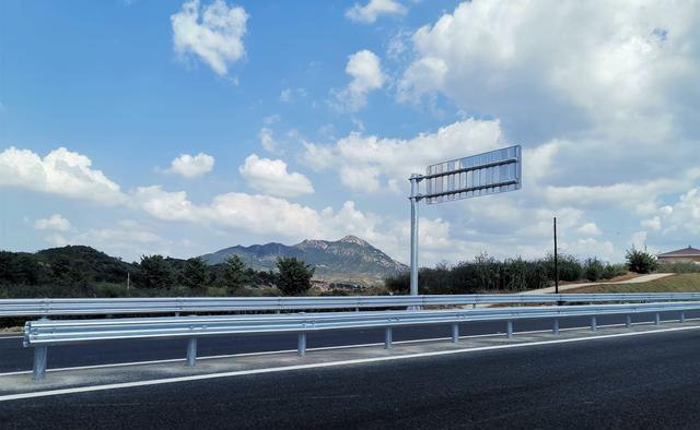 文莱高速初体验:从海阳郭城到乳山龙角山,沿途山川很秀美