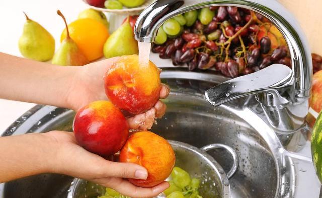 牙膏还可以起到这效果,很多朋友不清楚,长知识了|水果|清洗法|食用盐