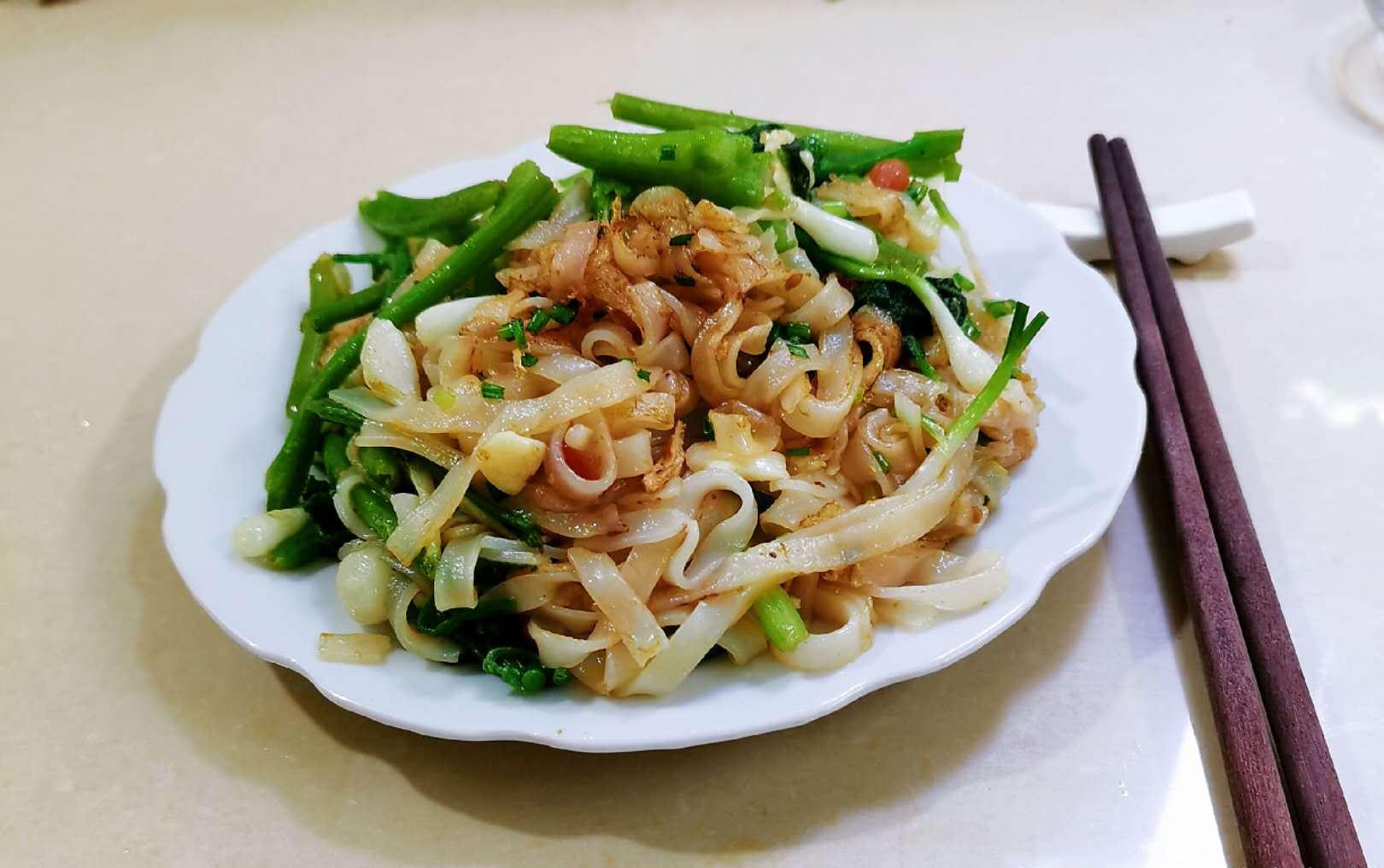 家常素炒河粉,老厨师教你这样做,比饭店的好吃几倍