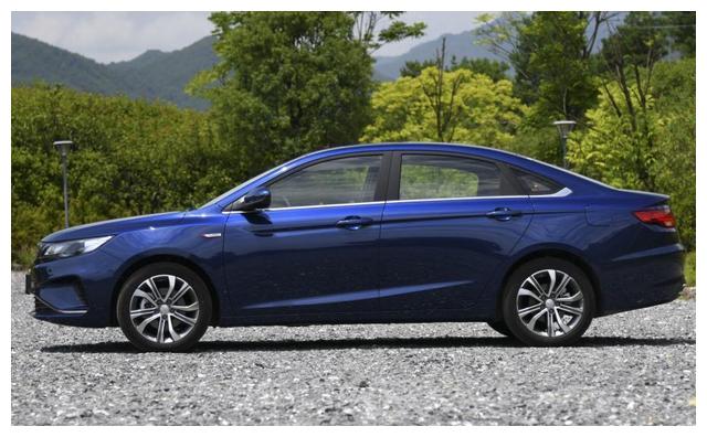 采访吉利帝豪gl使用者车主说了驾驶感受听完你就明白了