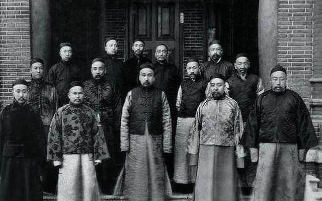 东三省总督几乎没有存在感,为什么地位却比直隶总督还高?|总督|东三省|直隶_新浪新闻