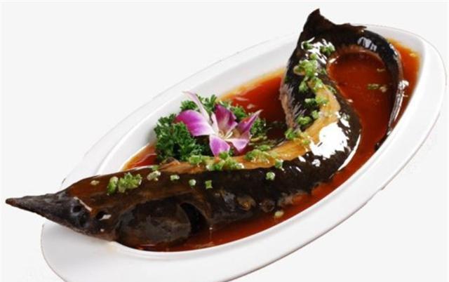 红烧鲟鱼的做法,鱼骨头有嚼劲,肉质鲜嫩